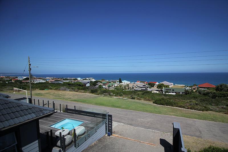6 Bedroom Property for Sale in Reebok Western Cape